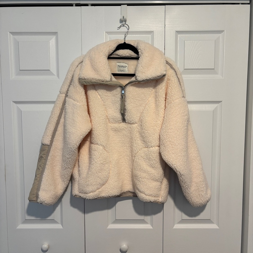 Abercrombie & Fitch soft af fleece Sherpa quarter zip